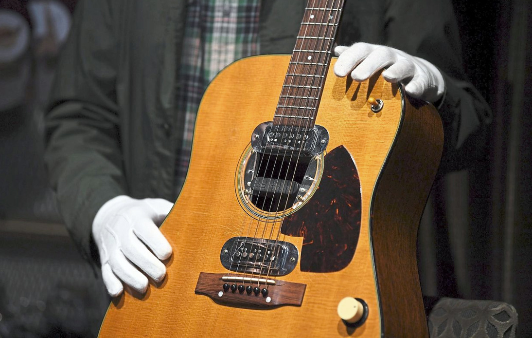 Cobain ‘Unplugged’ Guitar Sold for Record  Million at Auction