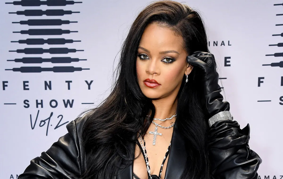 Rihanna Apologizes for Islamic Verse at Lingerie Show