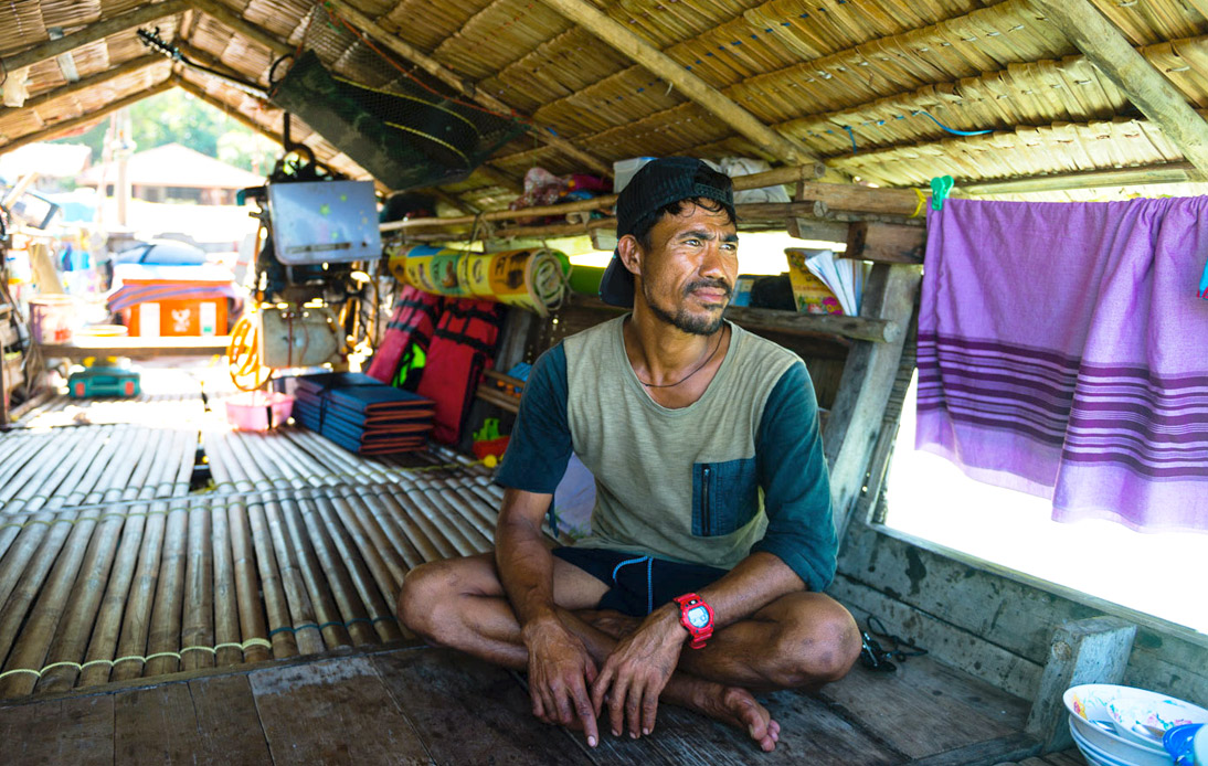Thai “Sea Gypsies” Forced To Adapt to Life on Land