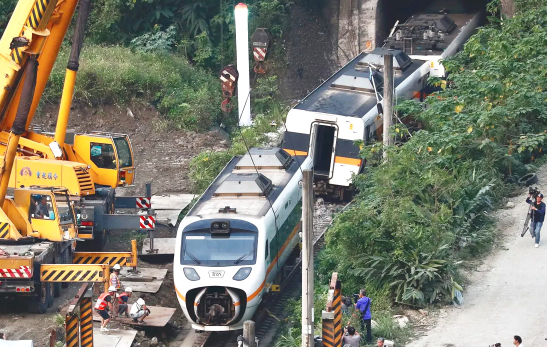 Train Crash in Taiwan Leaves 51 Dead, Dozens Injured