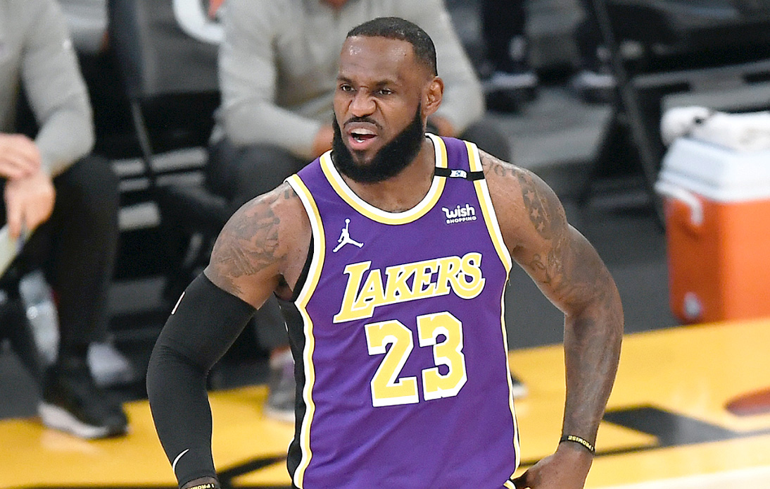 LeBron James Returns From Injury, but Sends Worrying Message