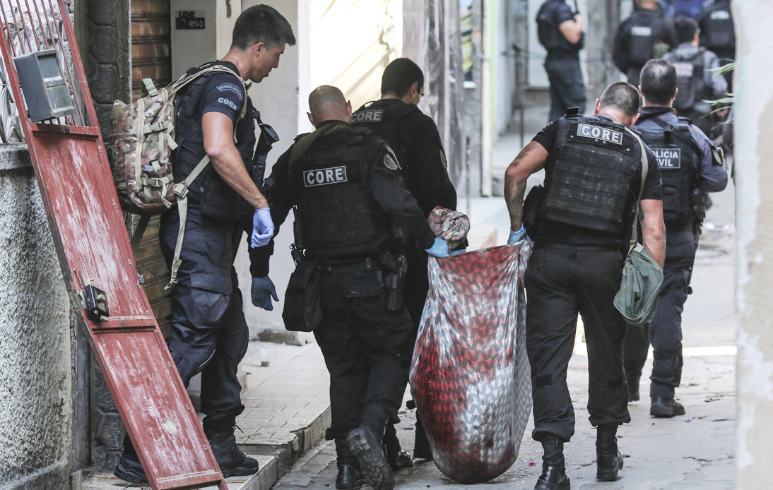 Police Drugs Raid in Rio de Janeiro Leaves 25 Killed
