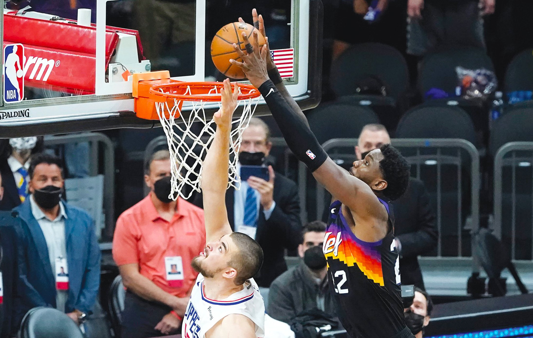 Deandre Ayton Dunk Gives Phoenix Suns Win Over Clippers