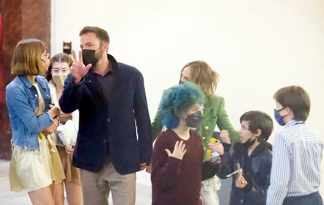 Ben Affleck and J-Lo Spotted With Their Kids on Weekend