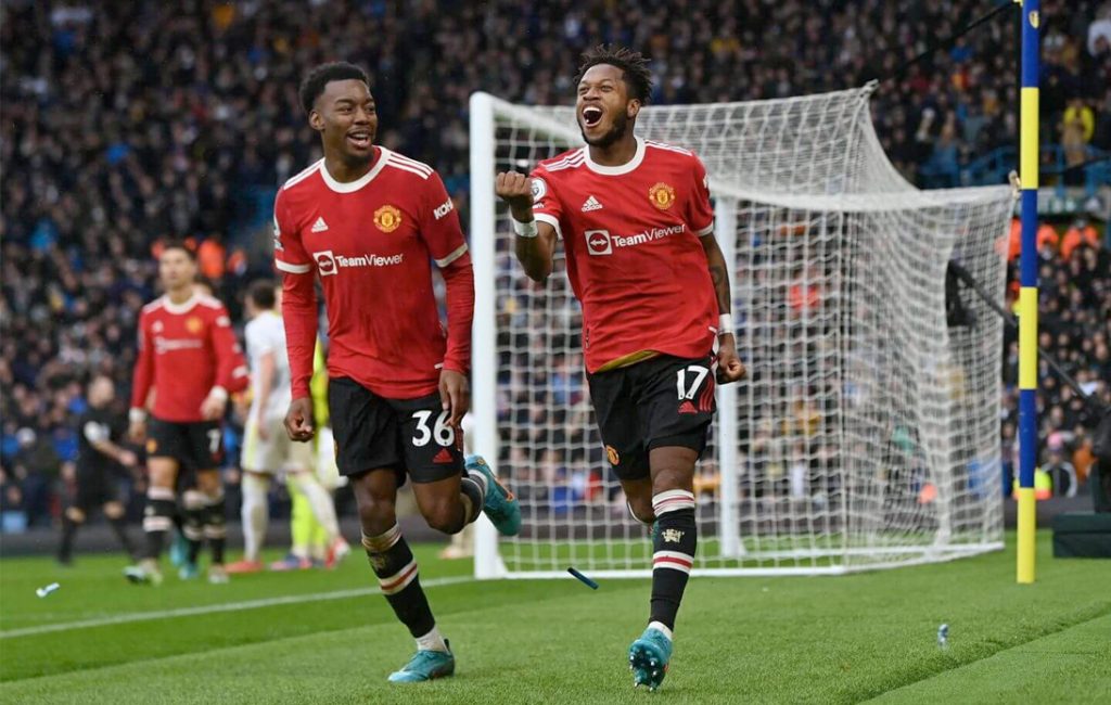 Manchester United Hold Off Leeds 4-2 in Thrilling Match