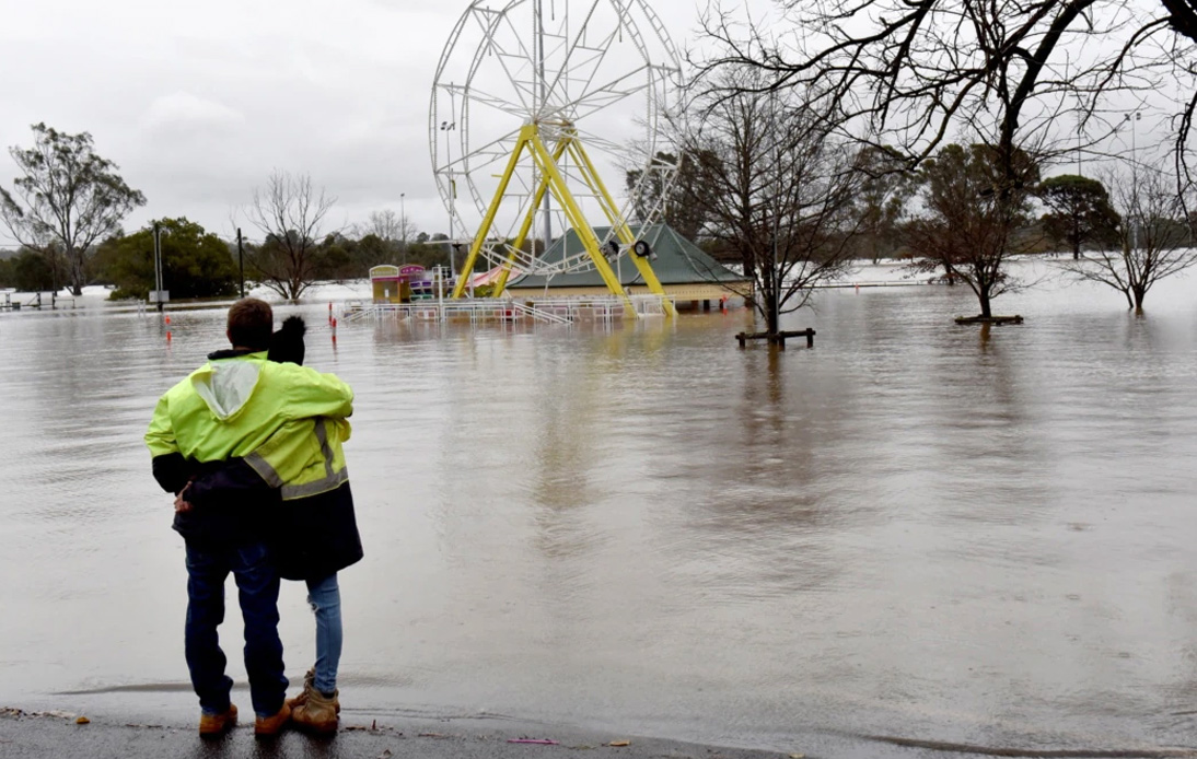 Sydney Floods Kill One Man and Force Thousands To Evacuate