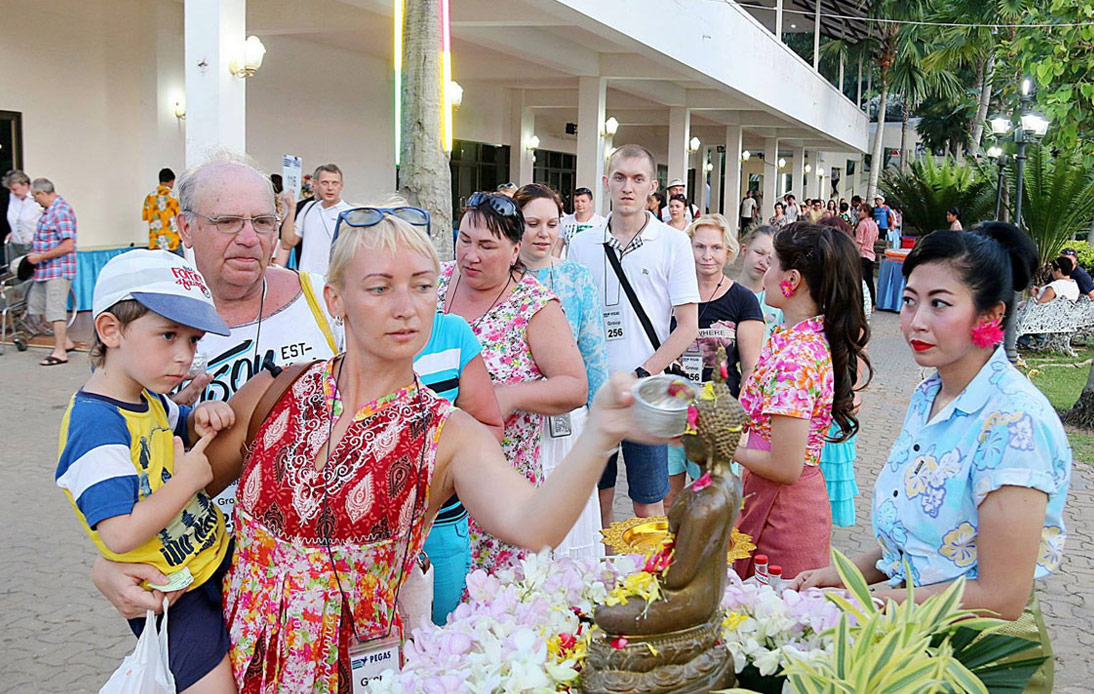 Russian Tourists Flock to Thailand, Air Travel Remains Patchy