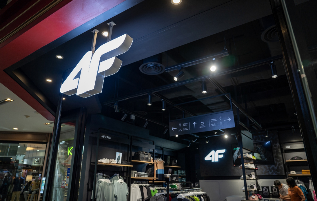 4F - Sports store. Sportswear, shoes and accessories for athletes