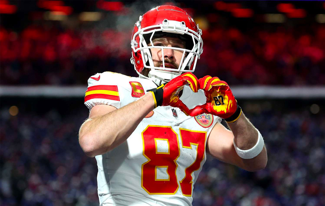 Travis Kelce Does Taylor Swift’s Heart Gesture After Touchdown