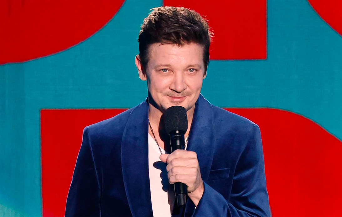 Jeremy Renner Excites Crowds at 2024 People’s Choice Awards