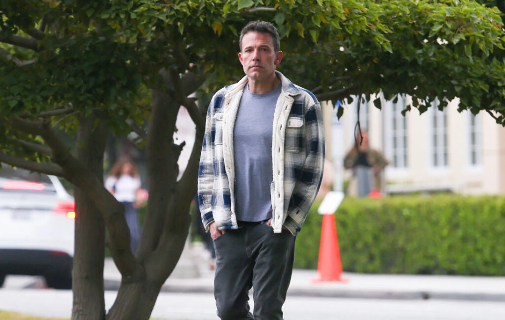 Ben Affleck Seen Without Ring Amid J.Lo’s Divorce Rumours